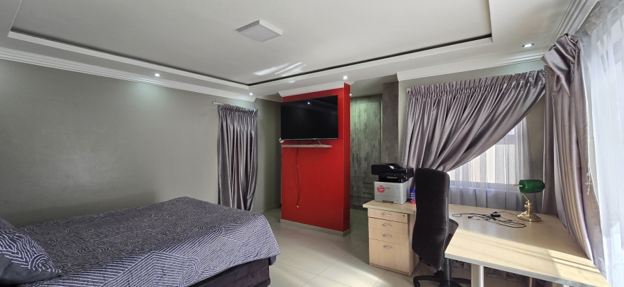 4 Bedroom Property for Sale in Waterkloof North West